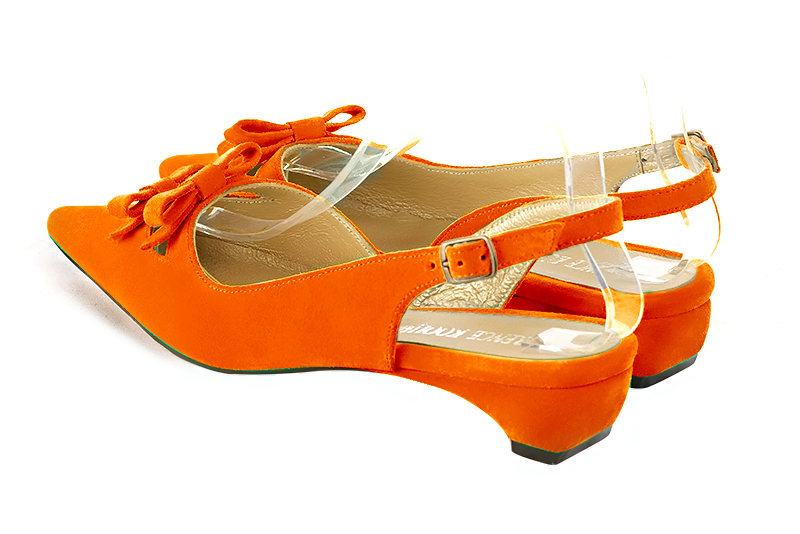 Clementine orange women's open back shoes, with a knot. Pointed toe. Flat kitten heels. Rear view - Florence KOOIJMAN